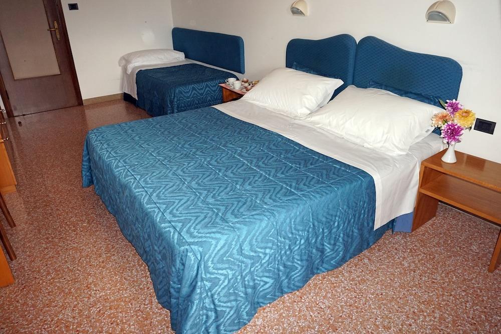 Family Hotel Como Rivisondoli Bagian luar foto