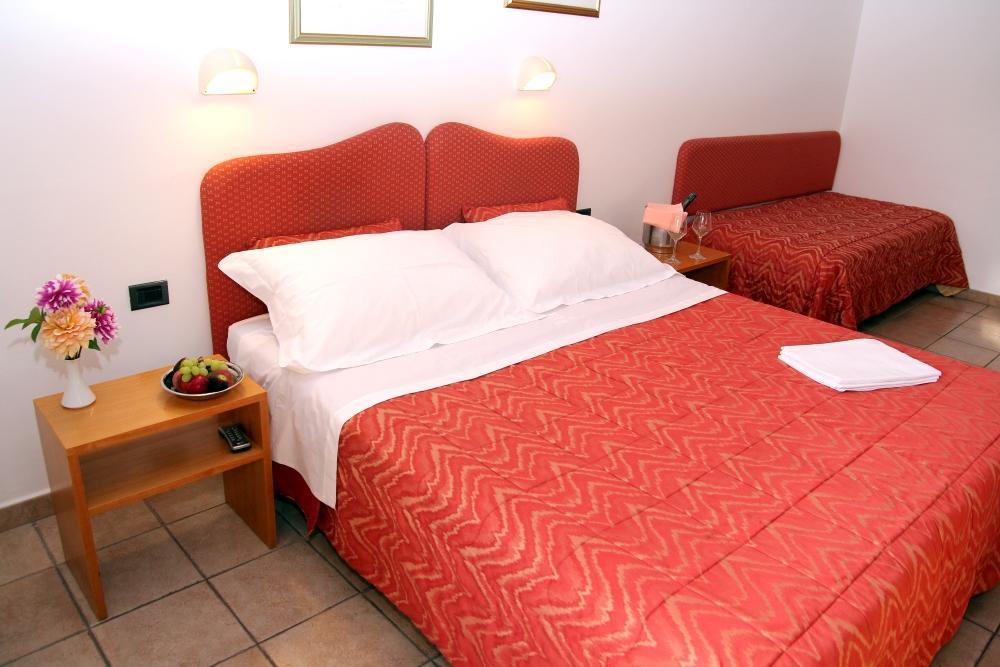 Family Hotel Como Rivisondoli Bagian luar foto