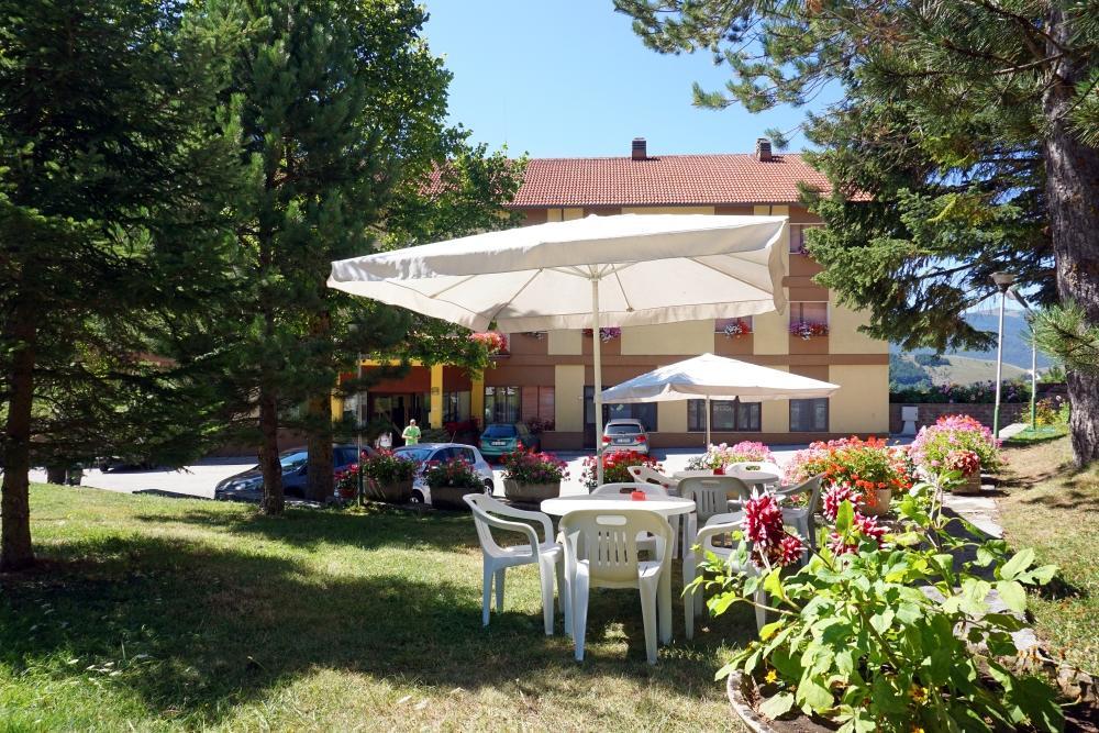 Family Hotel Como Rivisondoli Bagian luar foto