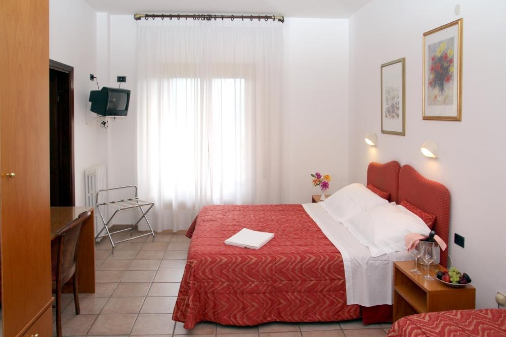 Family Hotel Como Rivisondoli Bagian luar foto